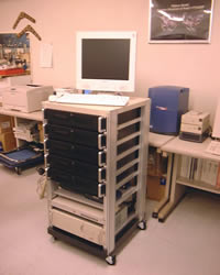 弊社使用Linuxサーバ